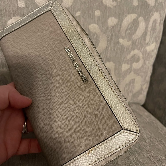 Michael Kors grey and silver special edition wallet - Picture 5 of 5
